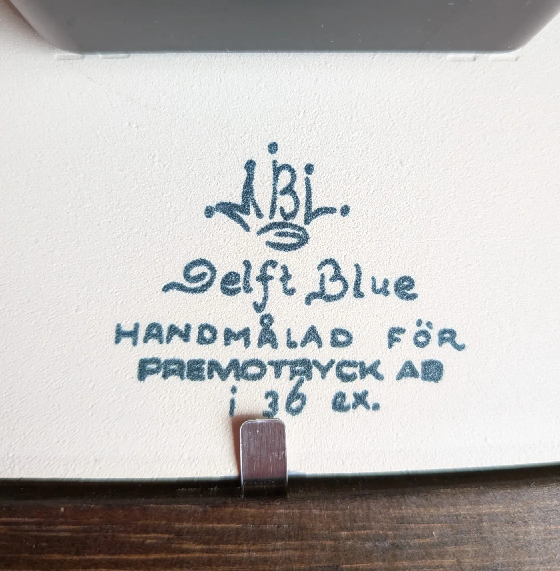 Delft Blue Handmålad Väggklocka i Trä & Keramik - Bild 3