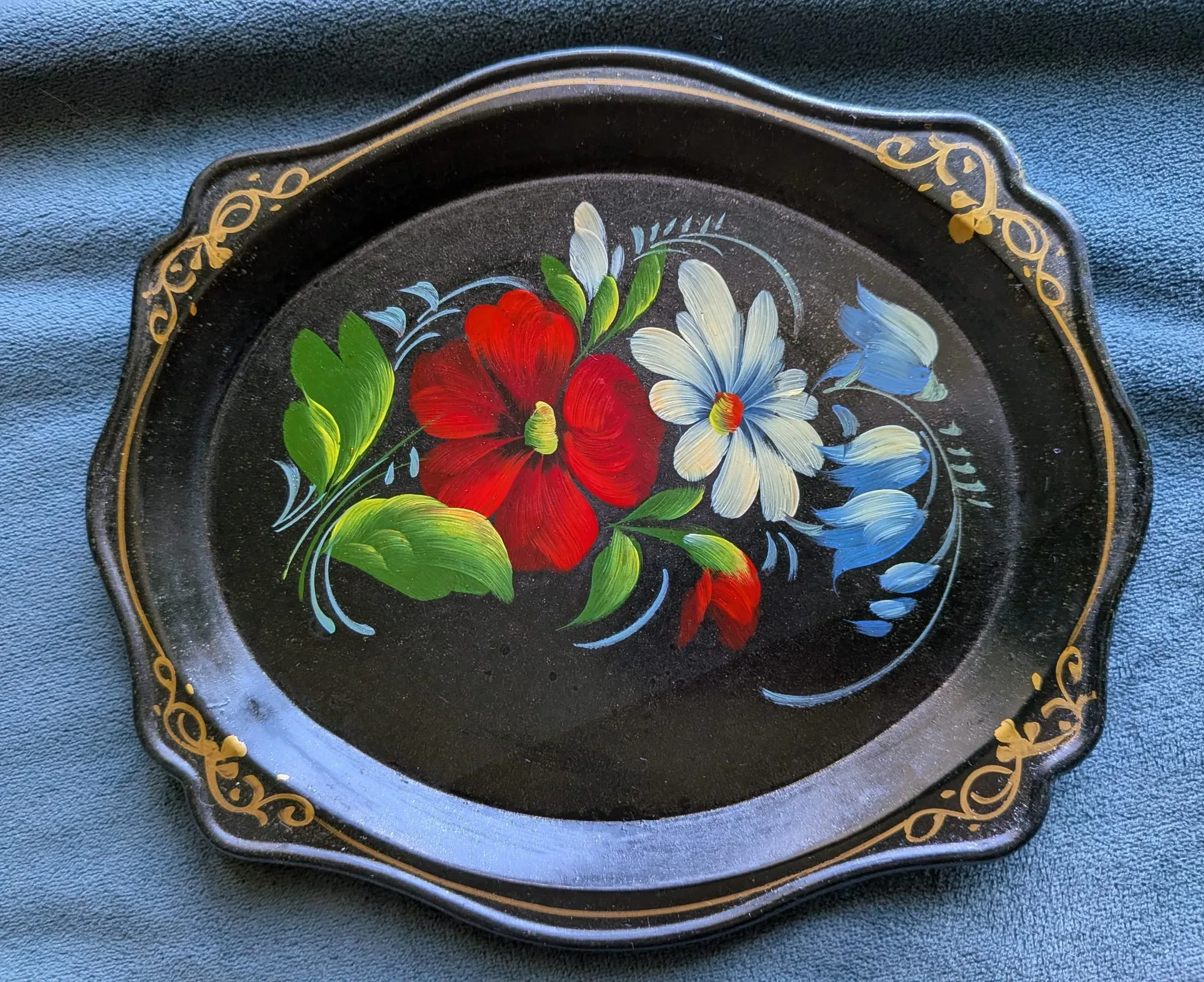 Lackerat fat, folkligt blommotiv, Sovjetisk vintage