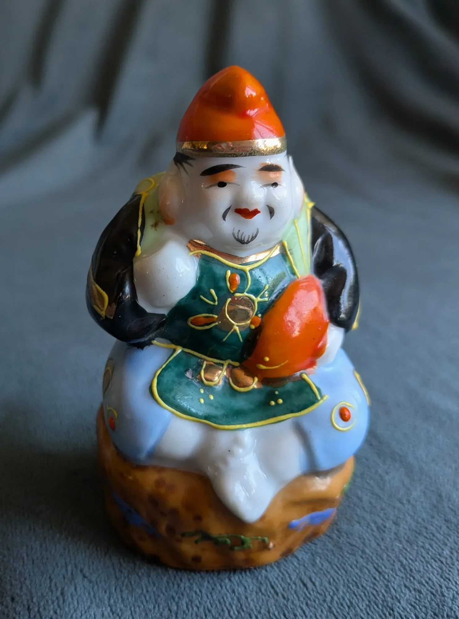 Kutani Keramikfigur, Japansk Lyckogud, Handmålad Vintage