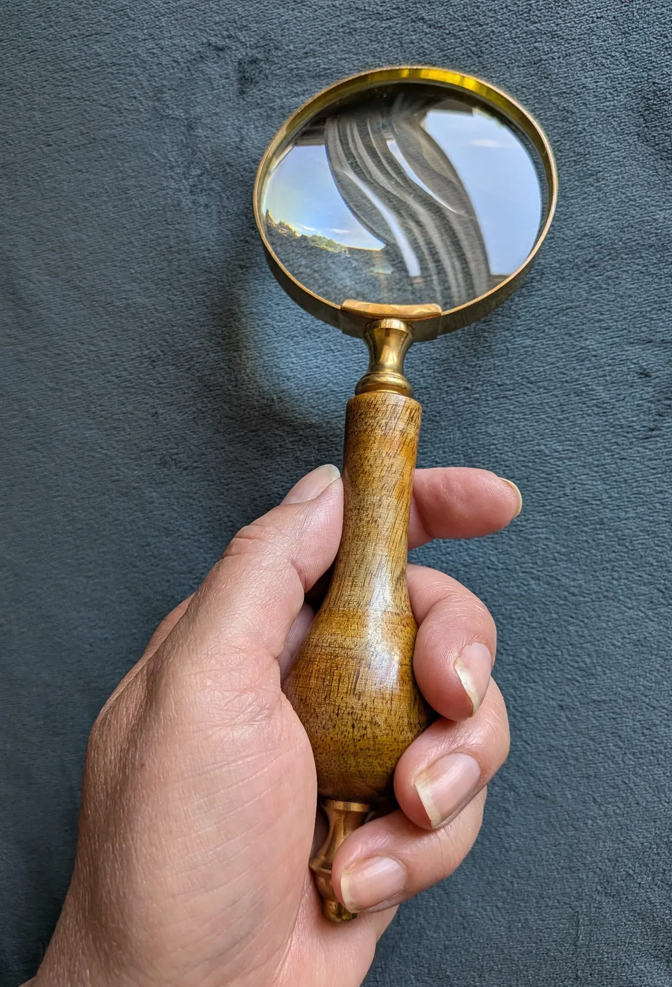 Gediget förstoringsglas i trä och mässing, klassisk