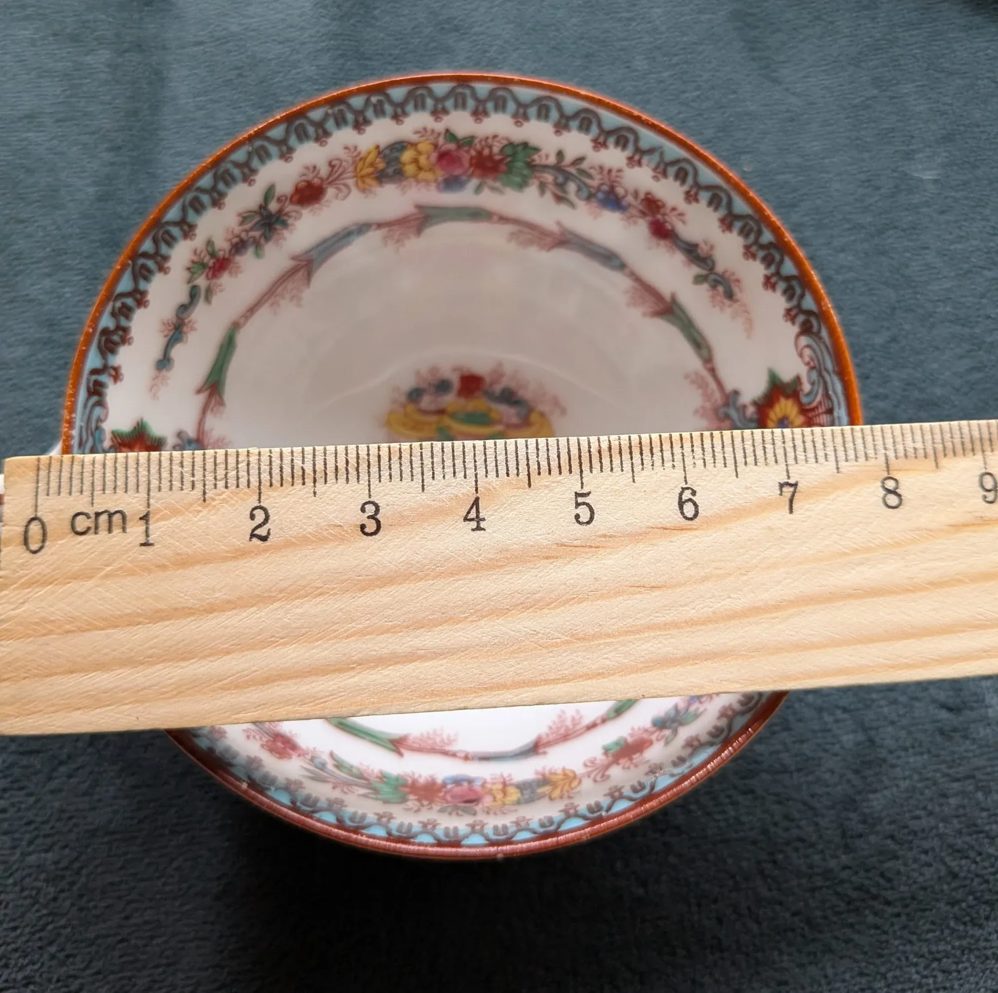 Rörstrand Porcelain Cups & Saucers, 5 Sets, Floral Decor - Image 5