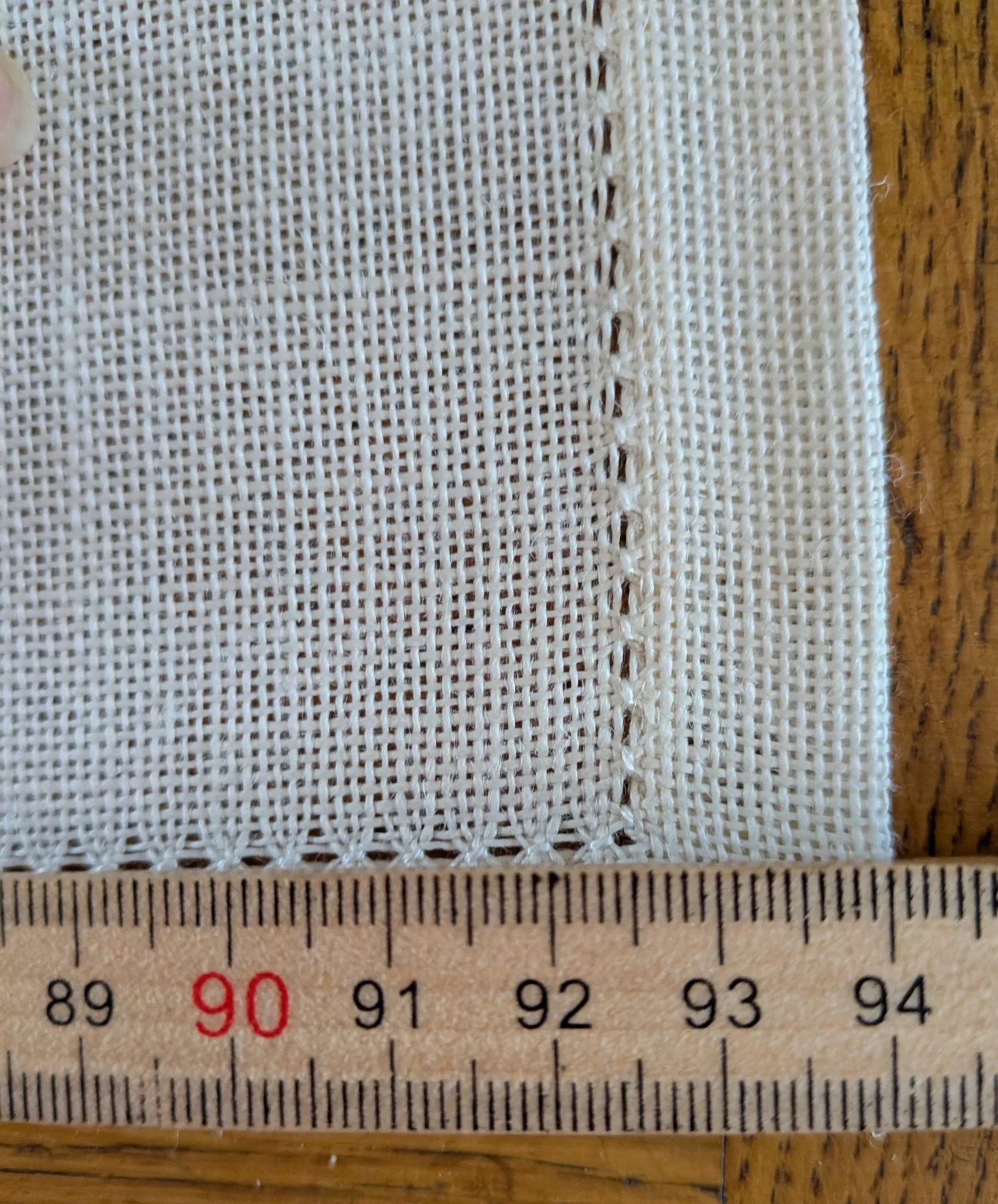 Vintage Linne Duk med Rosbroderi & Hålsöm - Bild 2