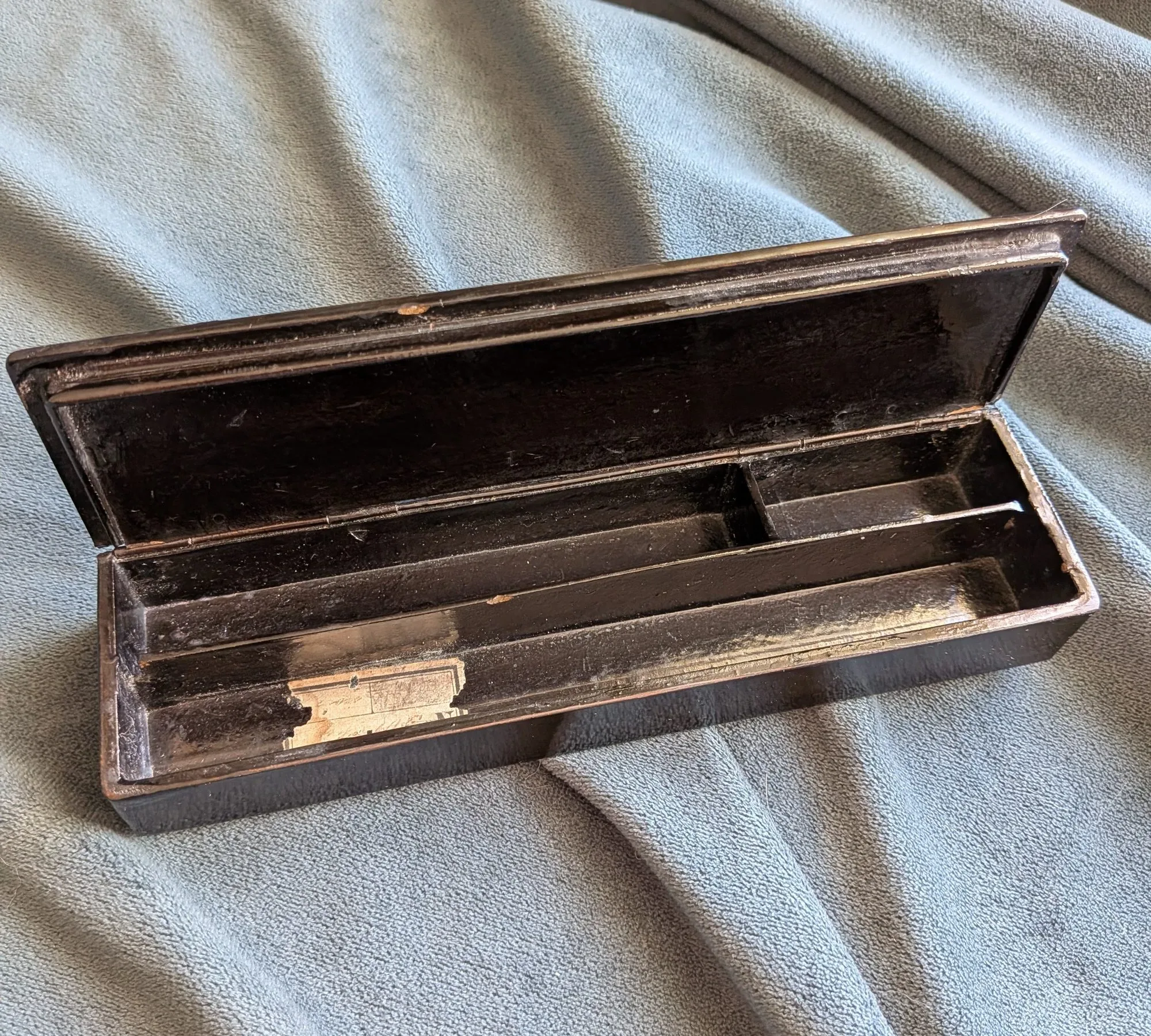 Lacquered Box, Oriental, Figurative Decor - Image 9