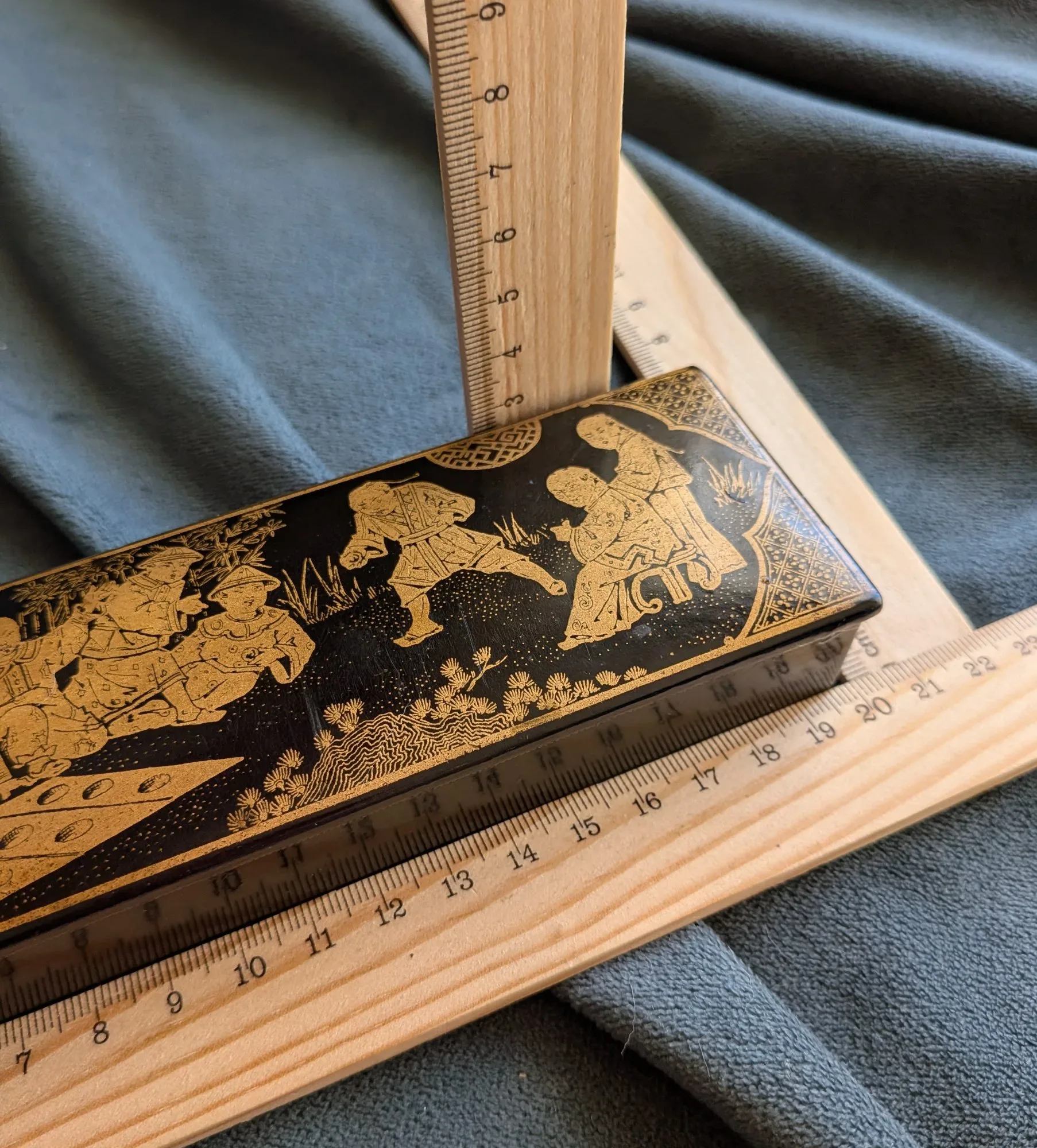 Lacquered Box, Oriental, Figurative Decor - Image 5