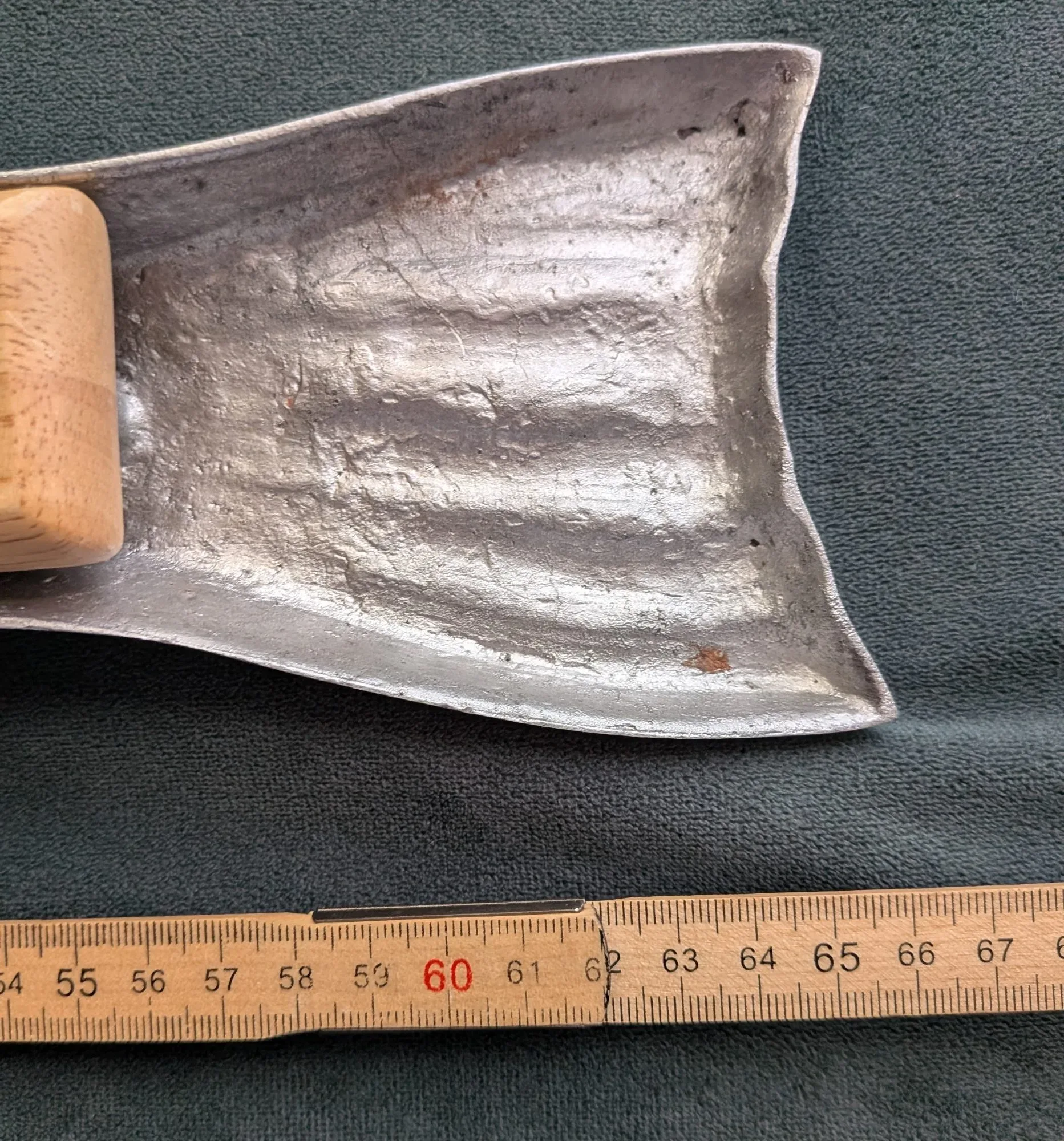 Fiskformat serveringsfat i trä och metall, nautisk stil - Bild 3