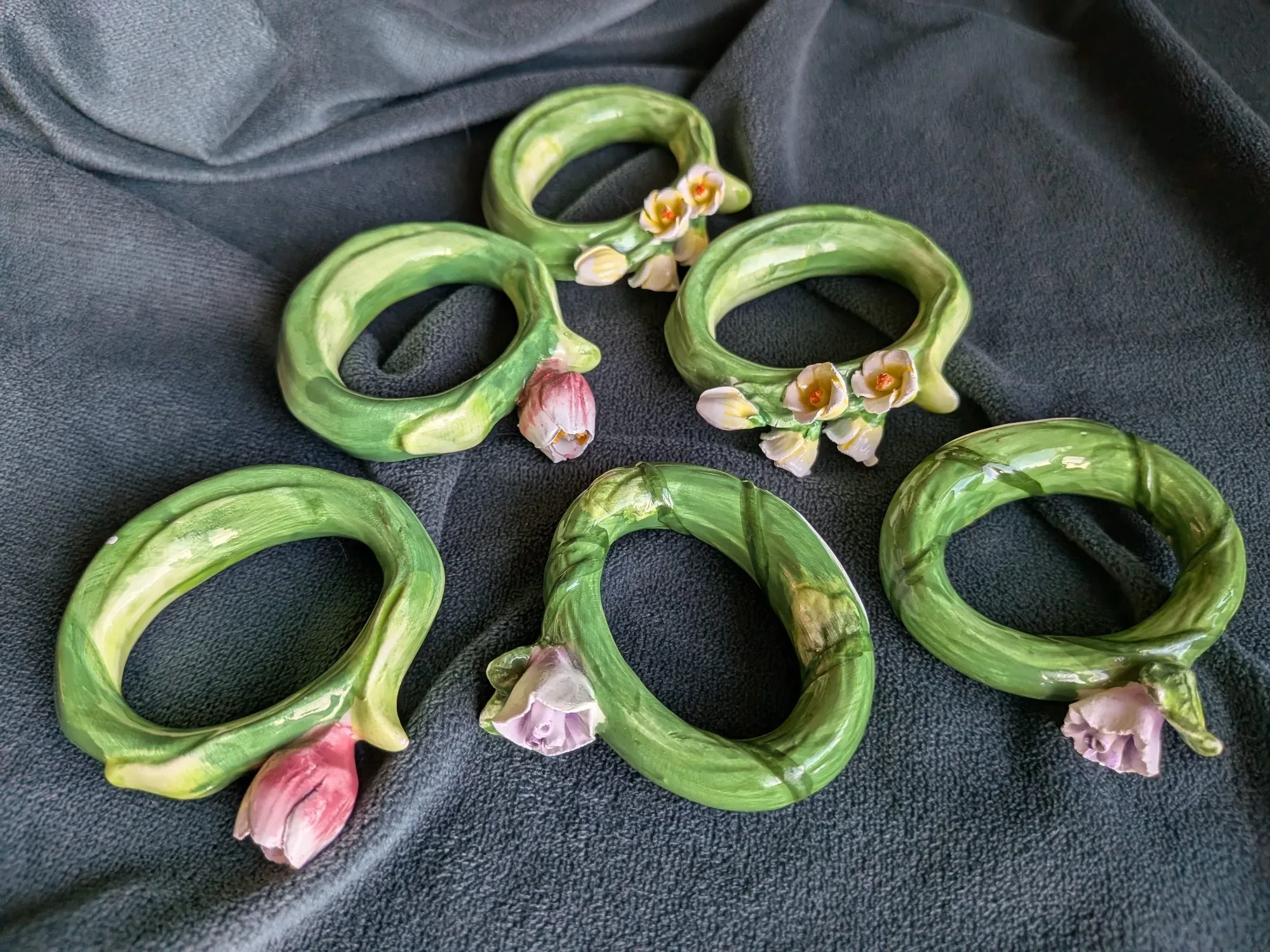 Keramik Servettringar med Botaniskt Blommotiv, 6 st