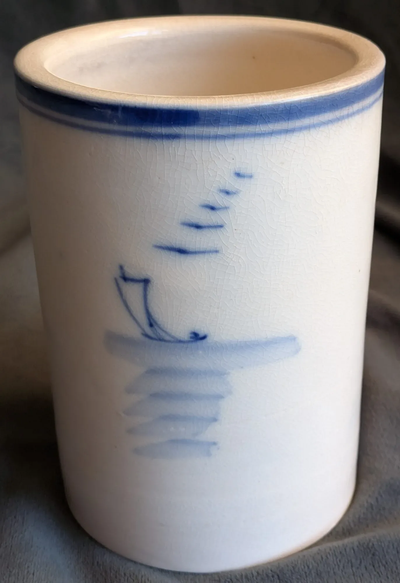 Chinese Blue and White Ceramic Landscape Holder - Image 8
