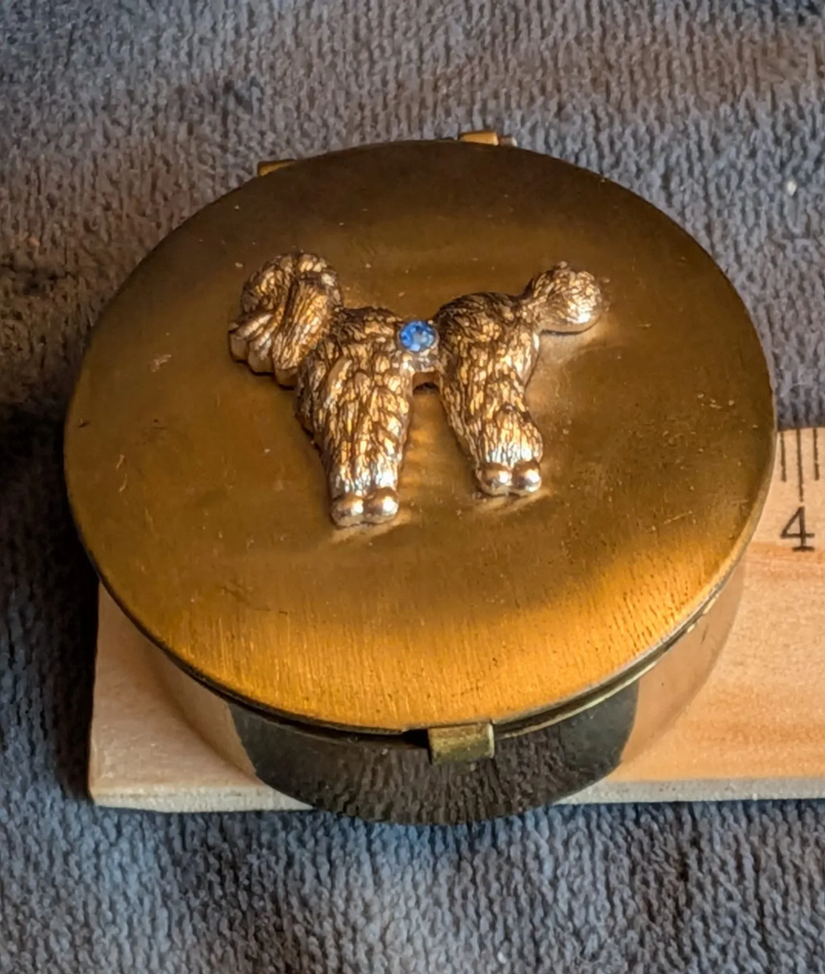 Vintage metallkompakt med pudelmotiv, guldtonad - Bild 2