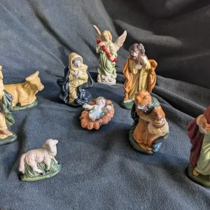 Traditionell Julkrubba i Keramik, Handmålad, 9 delar