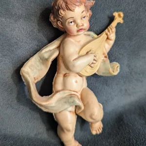 Klassisk figurin, Putto med luta, Kompositmaterial