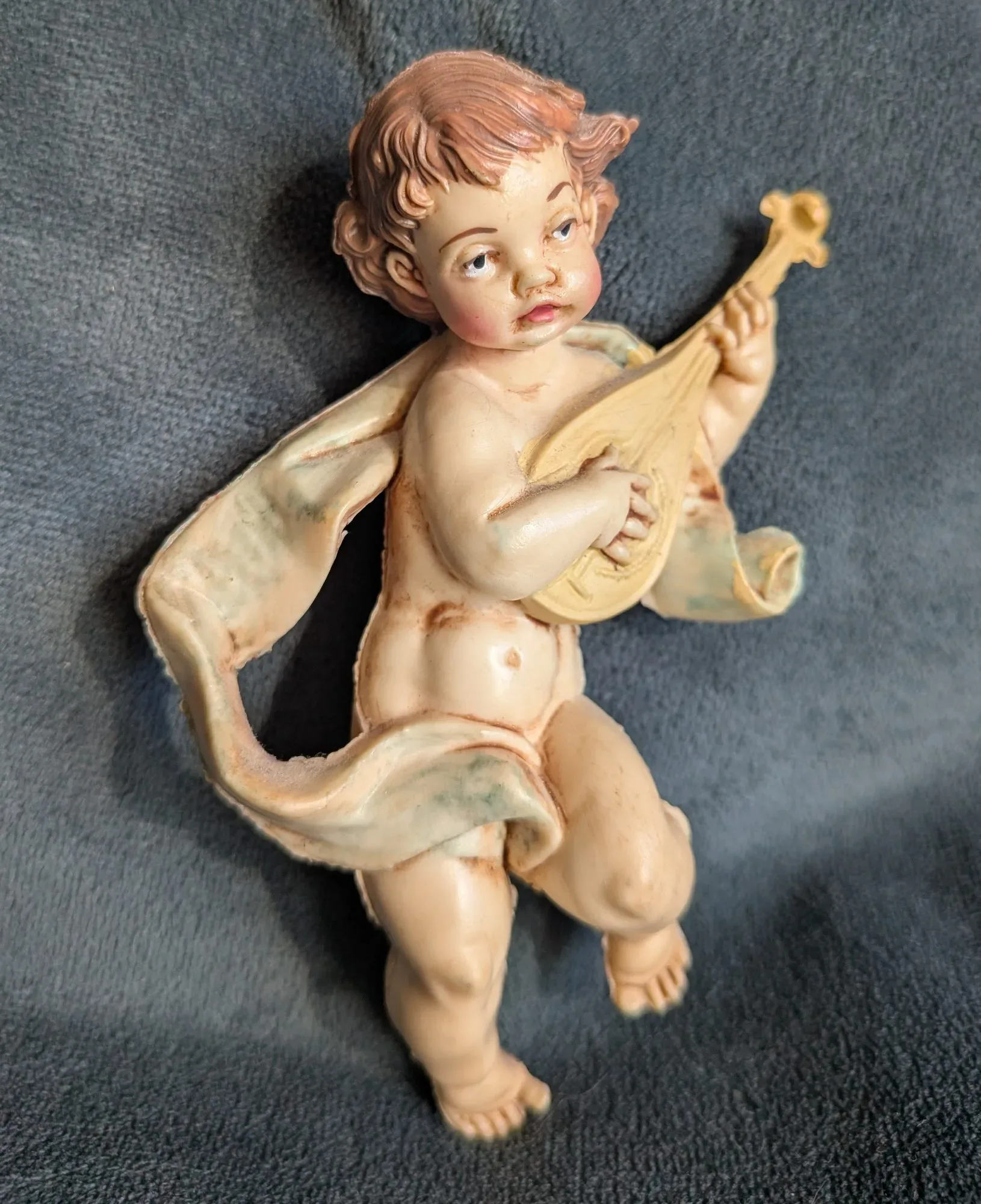 Klassisk figurin, Putto med luta, Kompositmaterial
