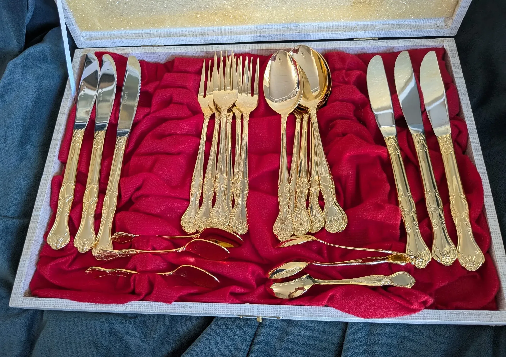 Guldpläterat Bestickset, Rostfritt Stål, Blomdekor - Bild 12