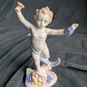 Scheibe-Alsbach Porslin Figurin Putto, klassisk stil