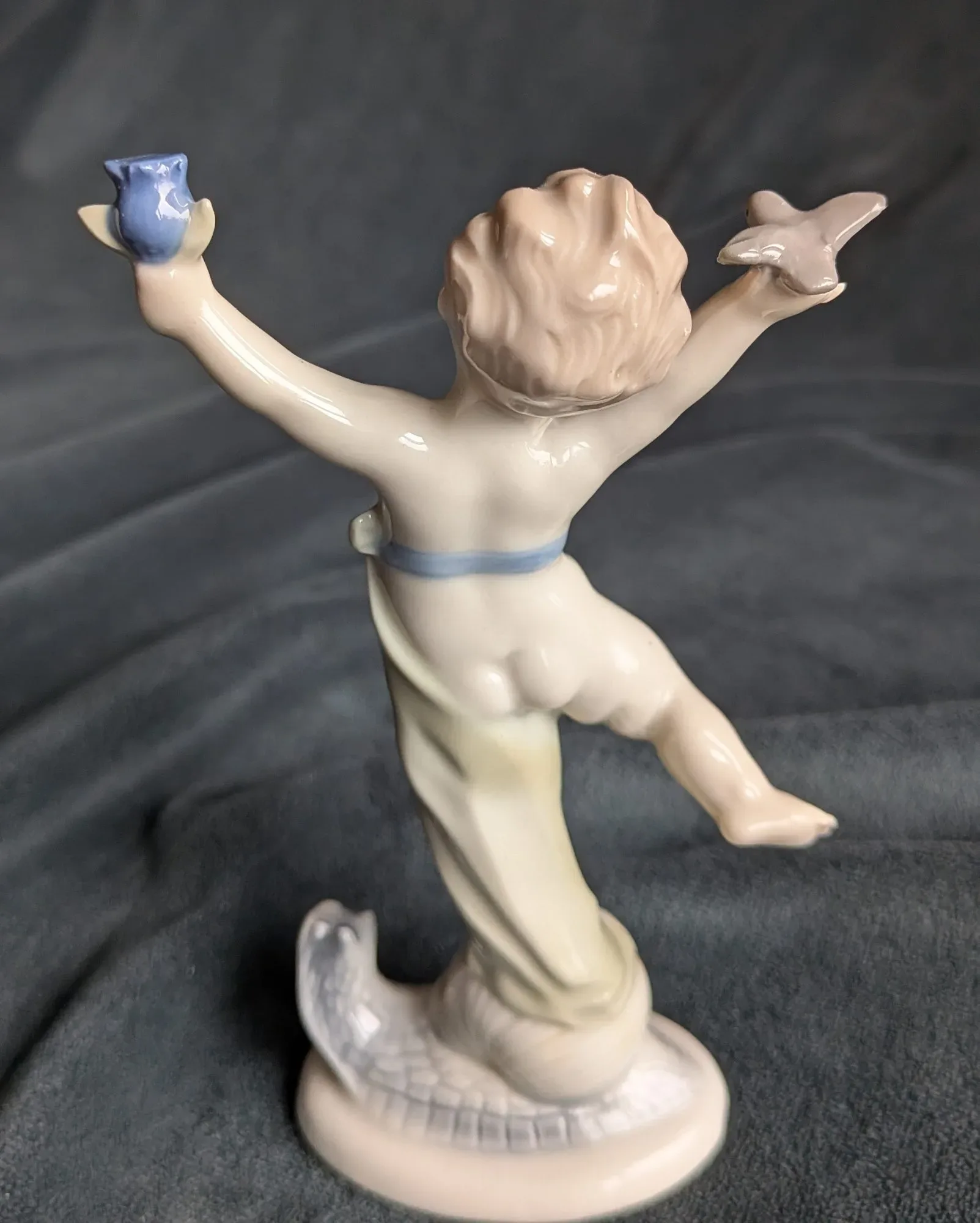 GDR Porslinsfigurin Putto, Tidstypisk - Bild 7